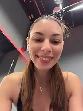 Amelie Crosby online show from July 28, 2:13 pm