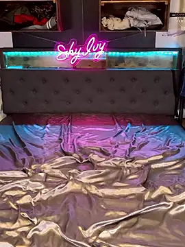 Snapshot of Shy_Ivy chatting on September 26, 10:18 pm Shy Ivy online show from September 26, 10:18 pm