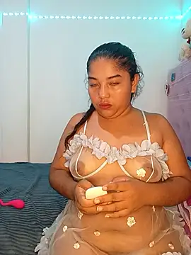 Snapshot of angelHeath13 chatting on September 16, 7:16 am angelHeath13 online show from September 16, 7:16 am