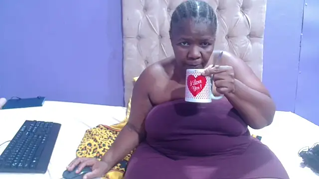 NaughtyChubbyZoe online show from March 14, 7:15 pm