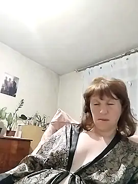 Flower2931 online show from April 3, 7:34 pm