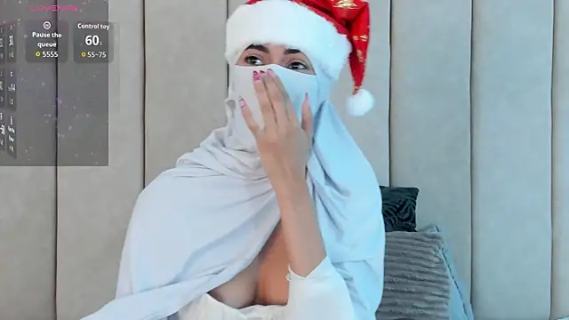  Zahiira  online show from December 19, 12:30 pm