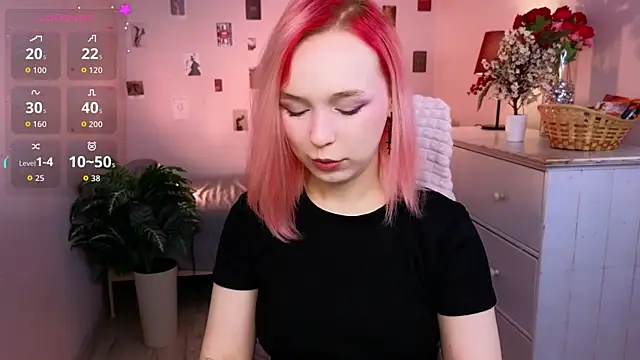 NaomiYoru online show from April 28, 8:35 pm