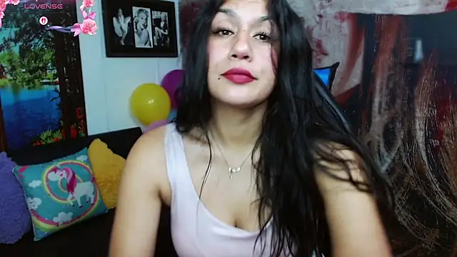 gigi gilt  online show from July 22, 9:27 pm