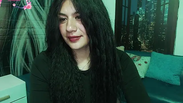 gigi gilt  online show from July 28, 3:21 pm