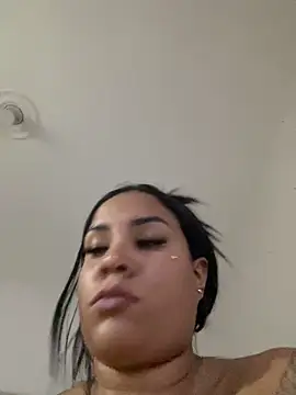 MarianaaSantos online show from June 18, 4:58 am