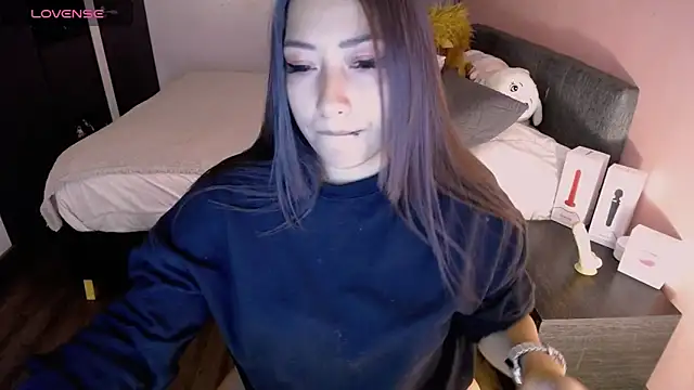 Mia 1120 online show from December 18, 9:30 pm