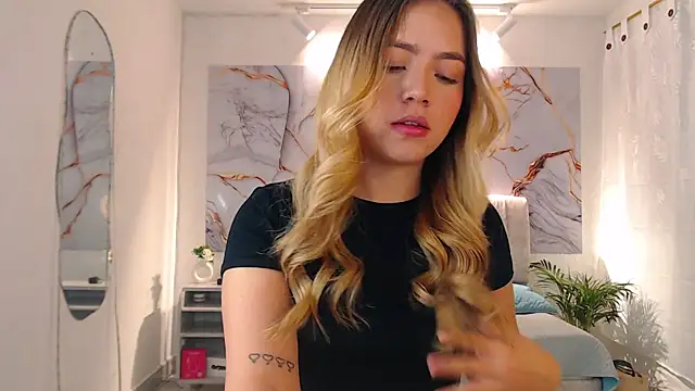 Snapshot of _Tiffany1 chatting on October 26, 6:36 pm  Tiffany1 online show from October 26, 6:36 pm