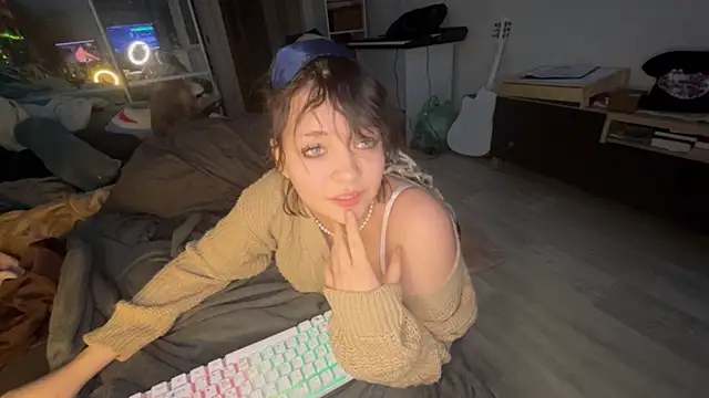 nikoli naw online show from January 5, 9:51 pm