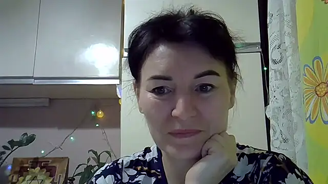 Krystal 82 online show from October 31, 5:09 am