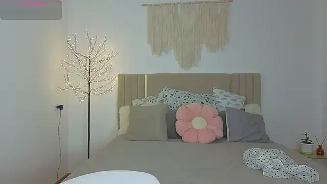 Real cutie1 online show from November 30, 1:59 pm