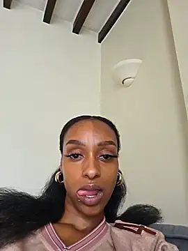 Hazel Dollxx online show from July 17, 12:42 pm
