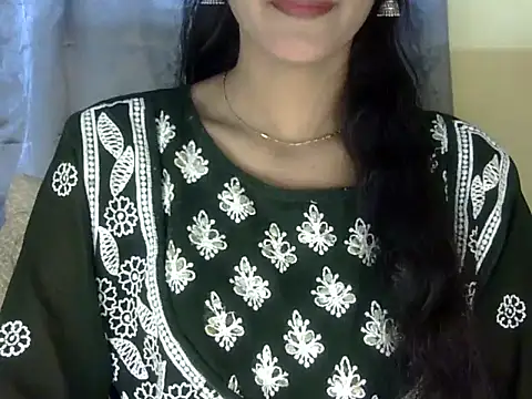 Snapshot of zara_Khan0 chatting on September 13, 2:25 pm zara Khan0 online show from September 13, 2:25 pm