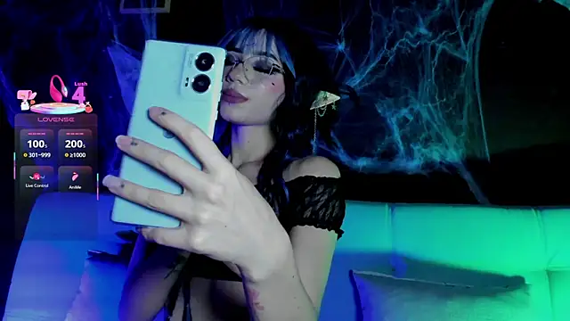 madiixwatson online show from October 22, 10:53 am