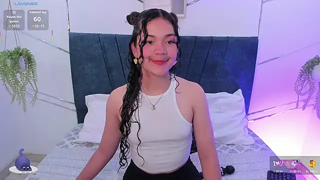 Snapshot of Camilla_Miller01 chatting on September 29, 7:52 pm Camilla Miller01 online show from September 29, 7:52 pm