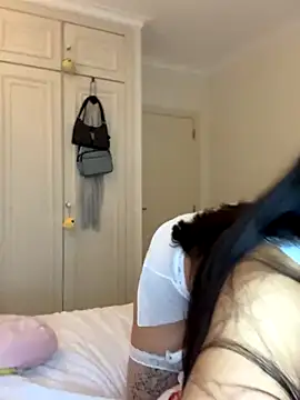 Snapshot of very_licious chatting on October 26, 11:00 pm very licious online show from October 26, 11:00 pm