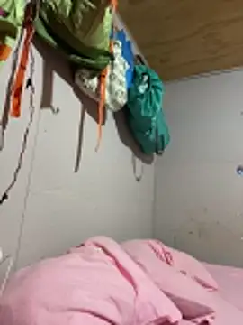 kiittyselenita online show from April 22, 3:03 am