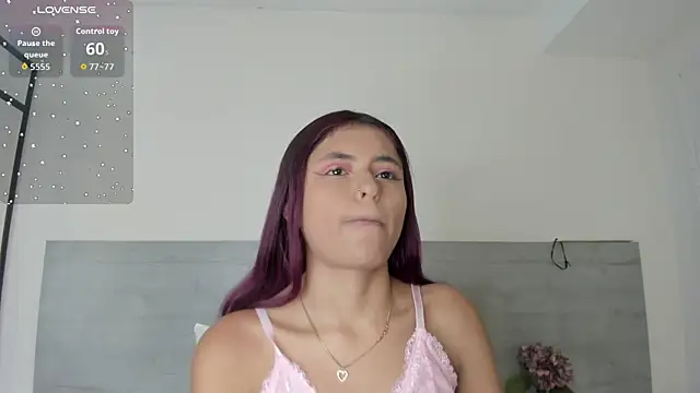 sunnyWhitee online show from July 14, 7:07 pm