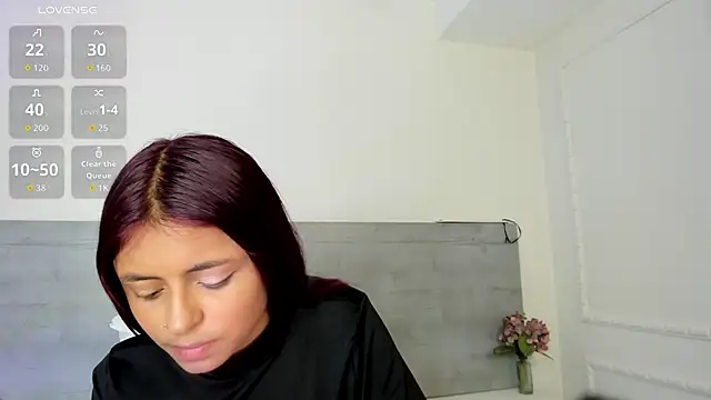 sunnyWhitee online show from June 18, 7:19 pm