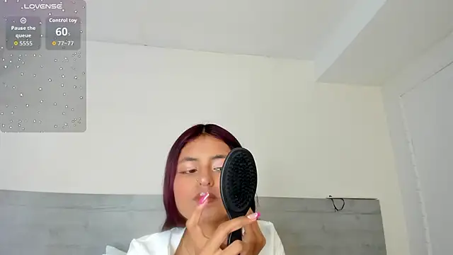 sunnyWhitee online show from June 30, 7:24 pm