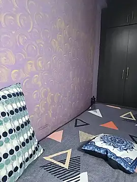 hornyzinia123 online show from July 1, 4:23 am