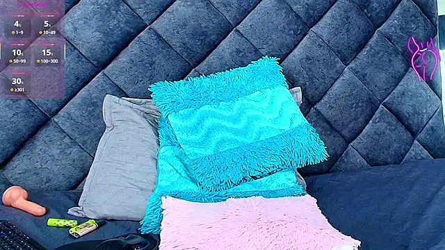 Snapshot of Lisa_Louis chatting on October 12, 6:49 am Lisa Louis online show from October 12, 6:49 am