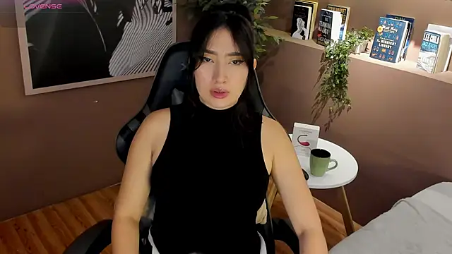 Skyyle  online show from July 16, 1:59 pm