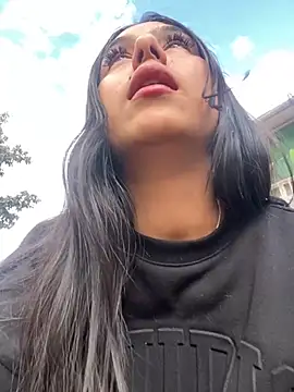 Snapshot of Sarahcutexoxox chatting on September 20, 7:56 pm Sarahcutexoxox online show from September 20, 7:56 pm