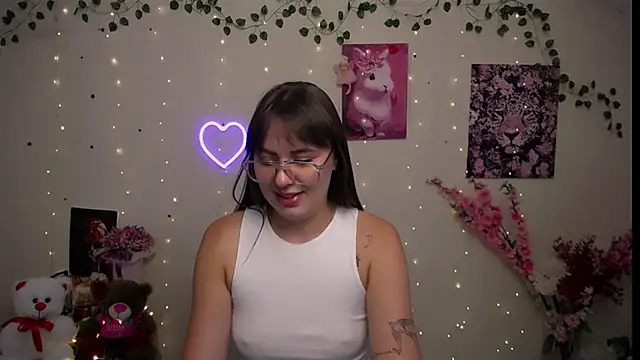 Amanda Bright  online show from July 28, 12:48 pm