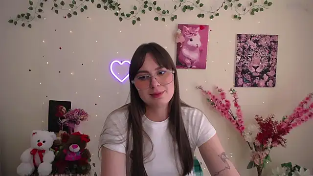 Amanda Bright  online show from May 22, 10:46 am