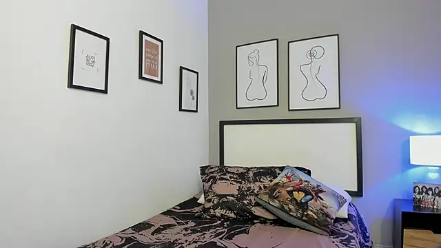 Alice Dickinssonn online show from March 18, 8:47 pm