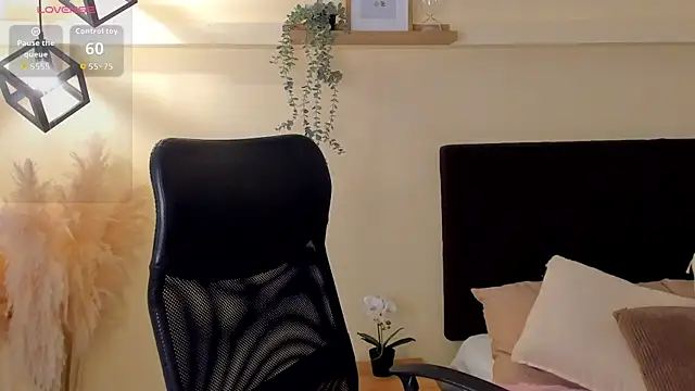antonellacooper   online show from June 16, 11:44 am