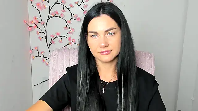 Lune Moon online show from July 6, 5:24 am