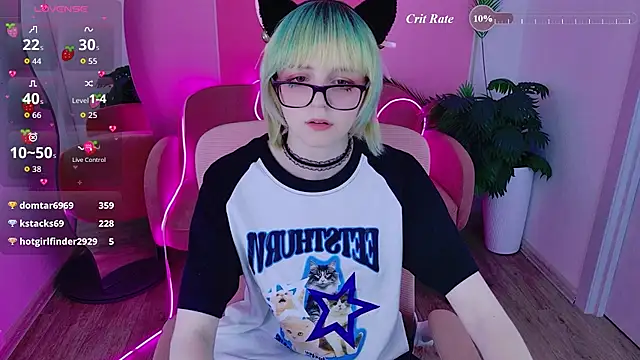 CoralineYoung online show from July 3, 1:39 pm