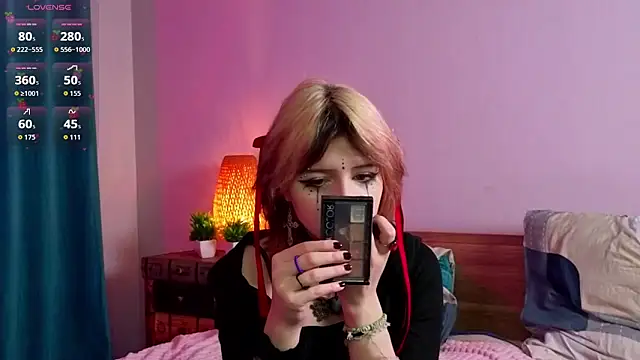 Snapshot of TaiteBeat chatting on October 31, 6:12 pm TaiteBeat online show from October 31, 6:12 pm