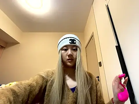 xena0501 online show from January 8, 1:04 pm