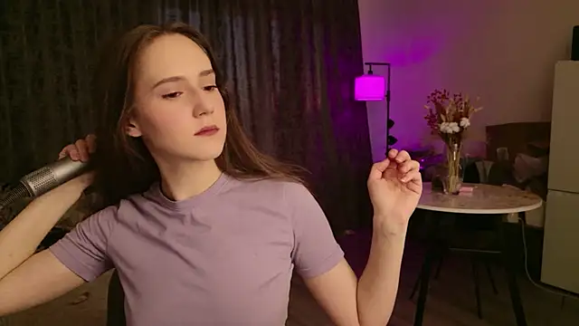 LucyRose3 online show from May 1, 6:00 pm
