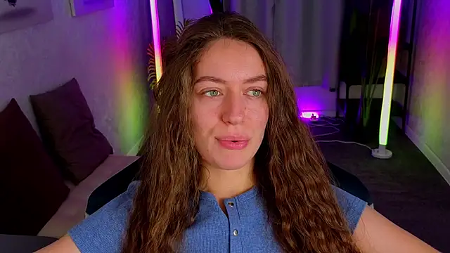 Agnes Wells online show from July 27, 1:35 am