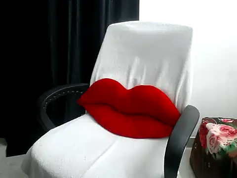 Roshi Love online show from June 17, 10:33 pm
