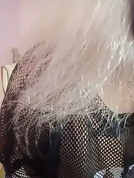 SquirtMilf00 online show from July 7, 3:20 am