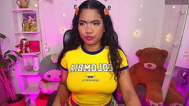 sharlottxl online show from April 28, 8:51 am
