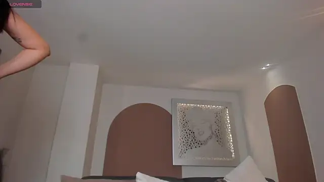 AmbarJames  online show from July 24, 11:19 am