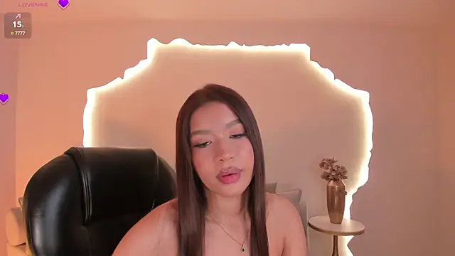SophieHouston  online show from June 27, 5:30 am