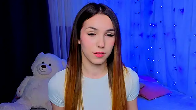 -CindyLou online show from September 18, 8:40 pm