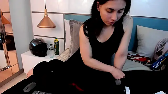 Ashkoreh online show from July 24, 8:49 pm