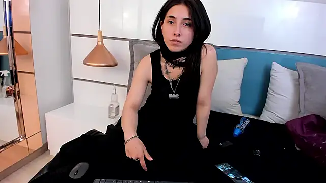 Ashkoreh online show from January 17, 6:04 pm