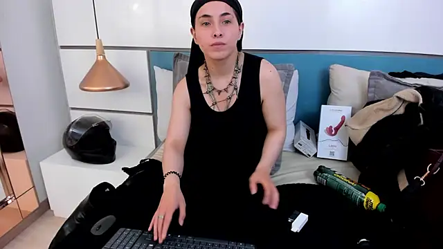 Ashkoreh online show from May 2, 8:23 pm