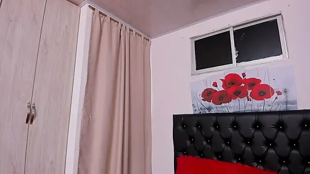 pinky f00x online show from June 14, 7:25 pm