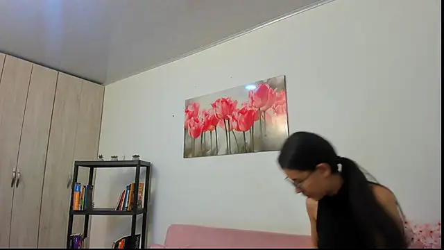 pinky f00x online show from July 6, 9:28 pm