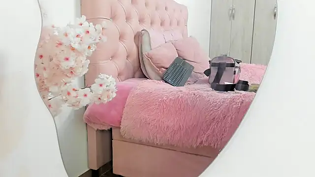 pinky f00x online show from July 30, 9:26 pm